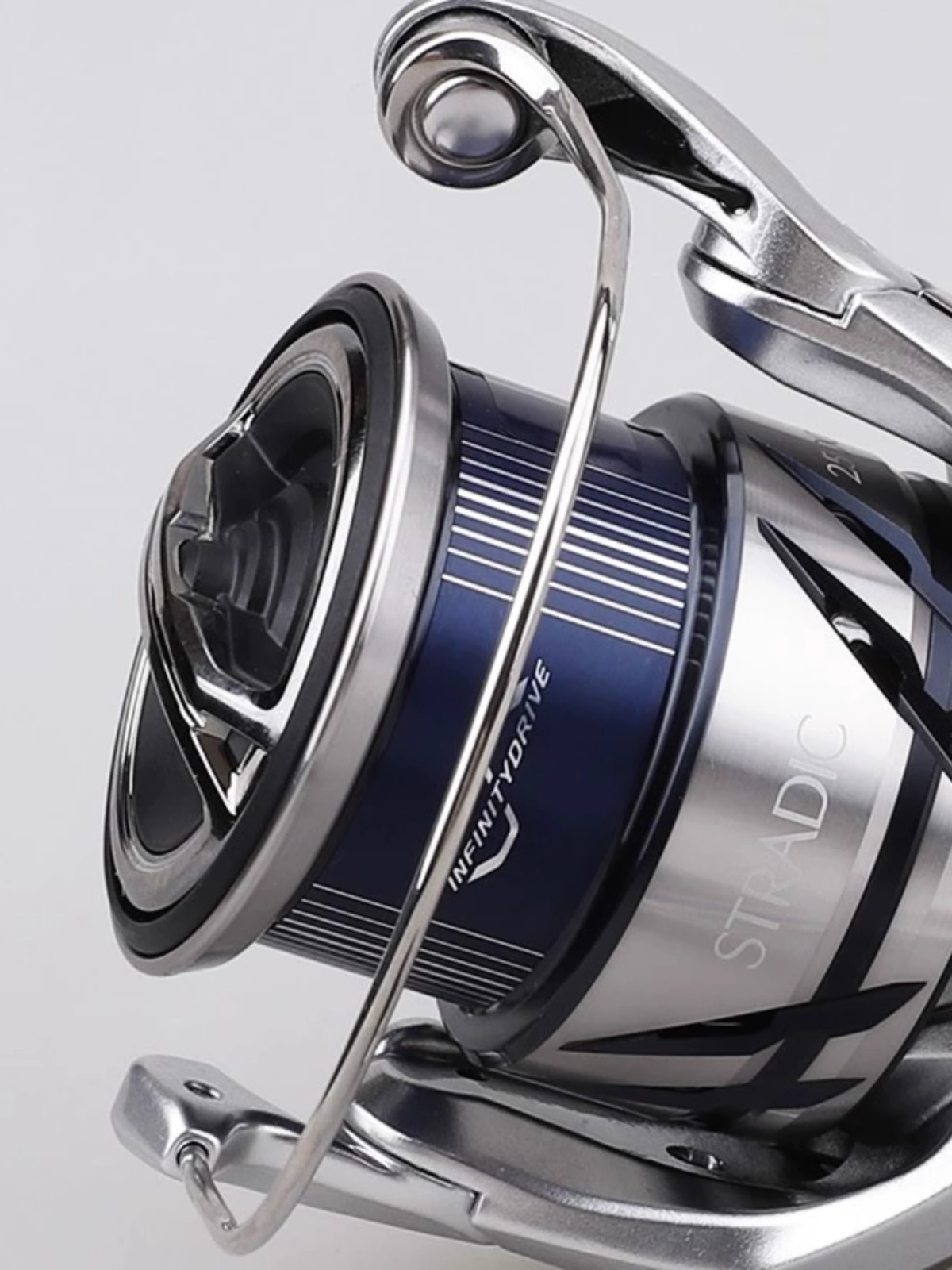 2023 シマノ STRADIC スピニング釣りリール 6  - Shimano Reel Stradic のレビューと価格